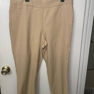 Chico's Classic Beige so slimming capri size 3P